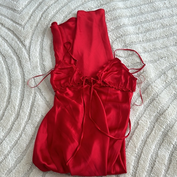 NWT zara ruffled satin effect red dress - Picture 5 of 6